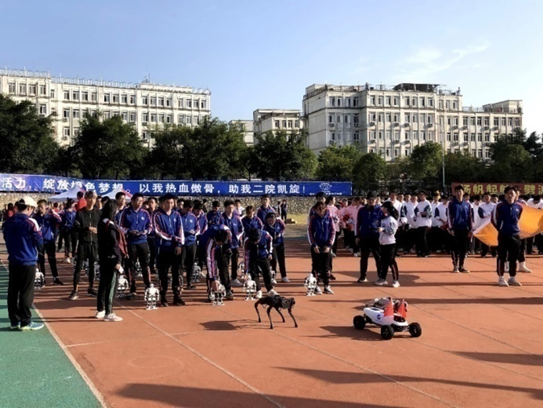 桂林电子科技大学智能机器人表演展示